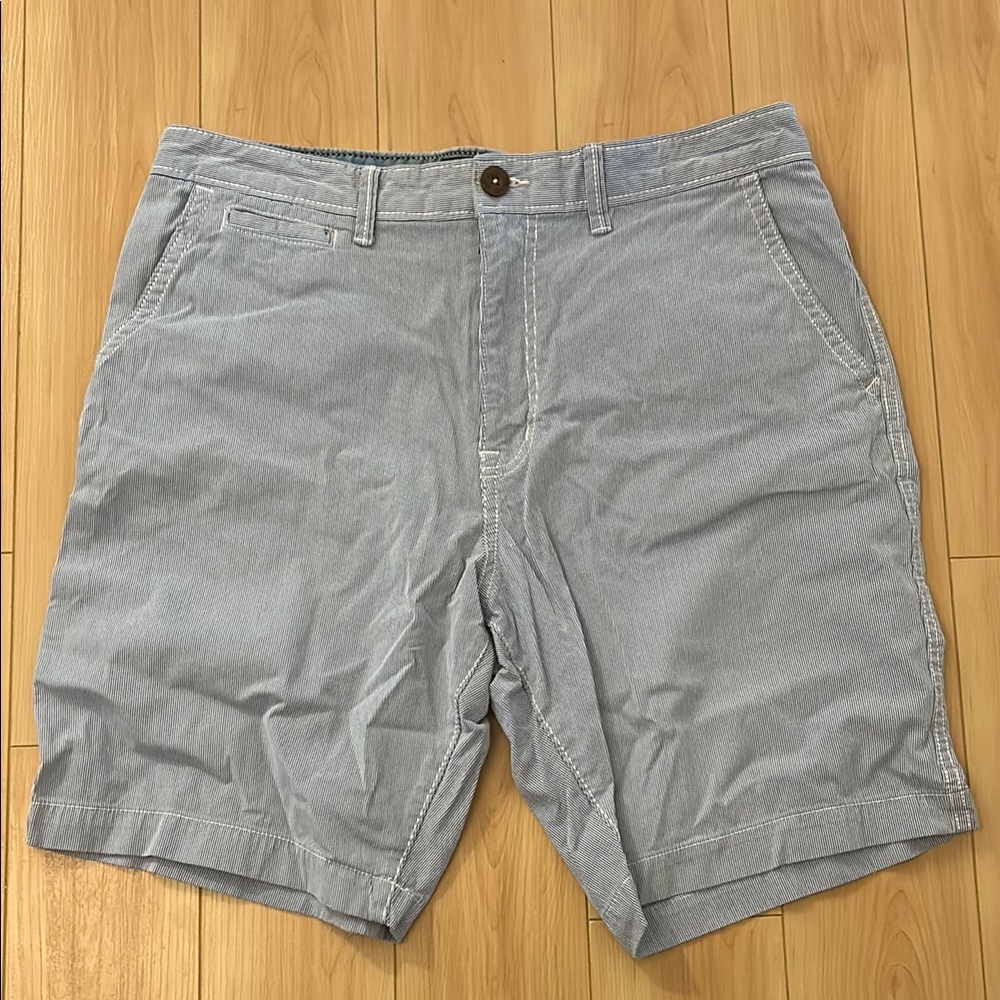 Men’s 9” American Eagle Shorts